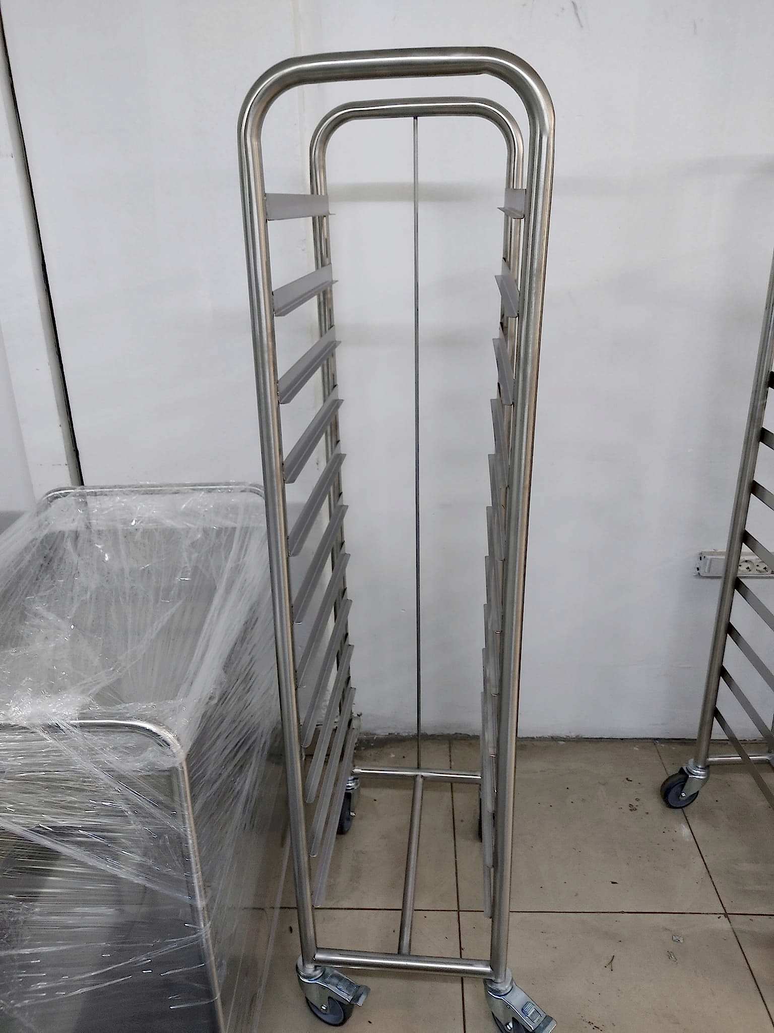 Tepsi Taşıma Arabası 