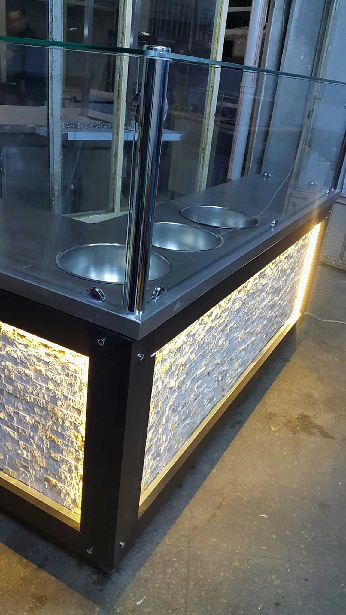 Camlı Dekoratif Krom Çorbalık